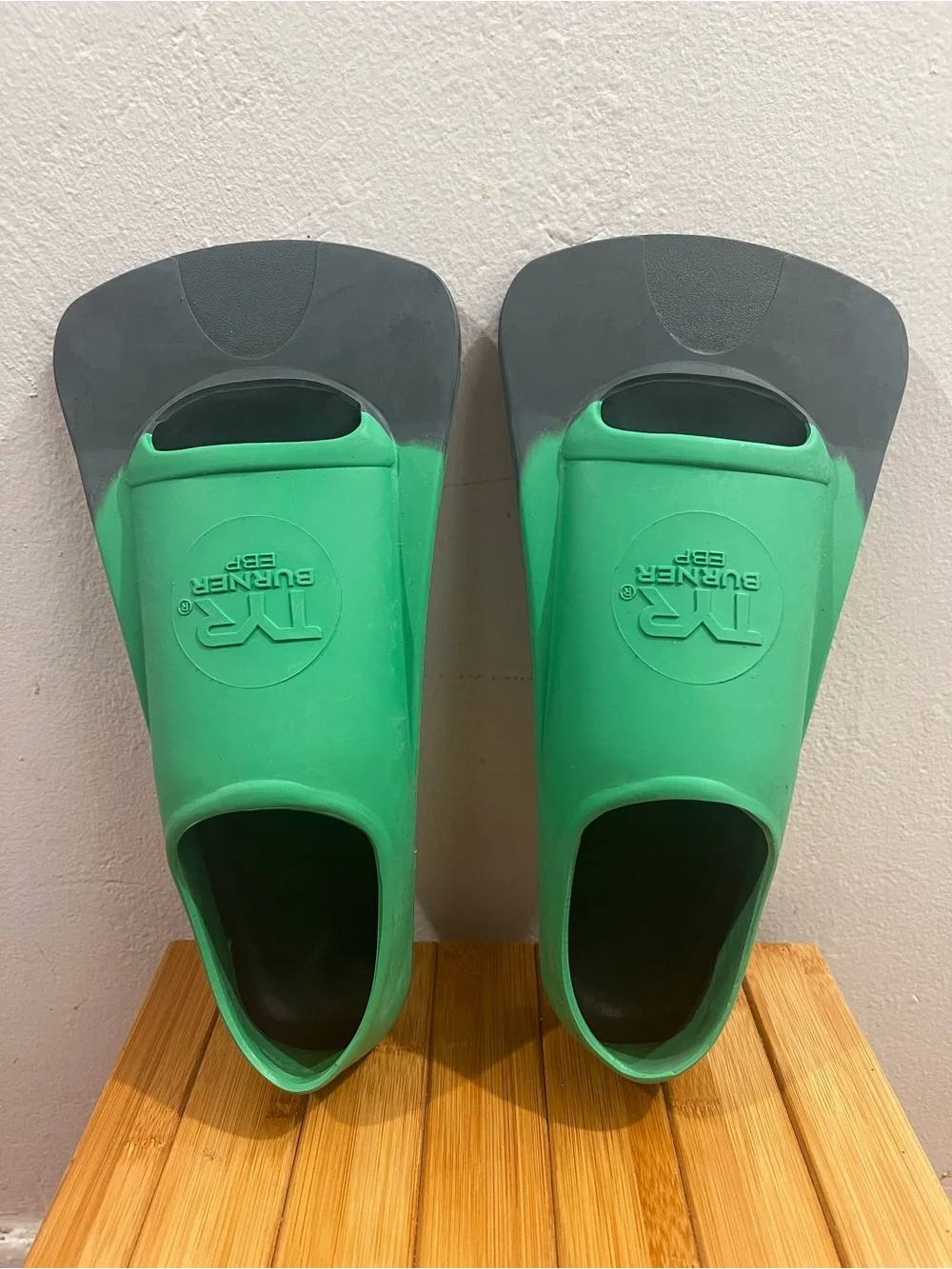 TYR Burner EBP Green Training Competitive Adult Swim Fins Men’s Small 5-7